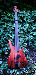 Malcolm Callus Vintage bass