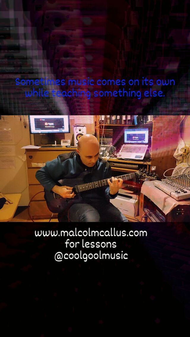 Was teaching some chords when suddenly this eerie but beautiful run came to me

#viral #viralguitar #guitar #guitartok
#guitarist #guitaristsoftiktok #guitaristsofinstagram #coolgoolmusic #guitartutor #guitarteacher #postrock #rockguitar